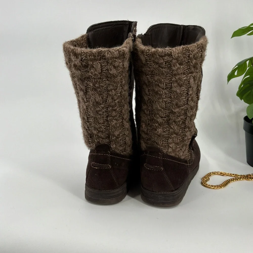 Muk Luks brown zip